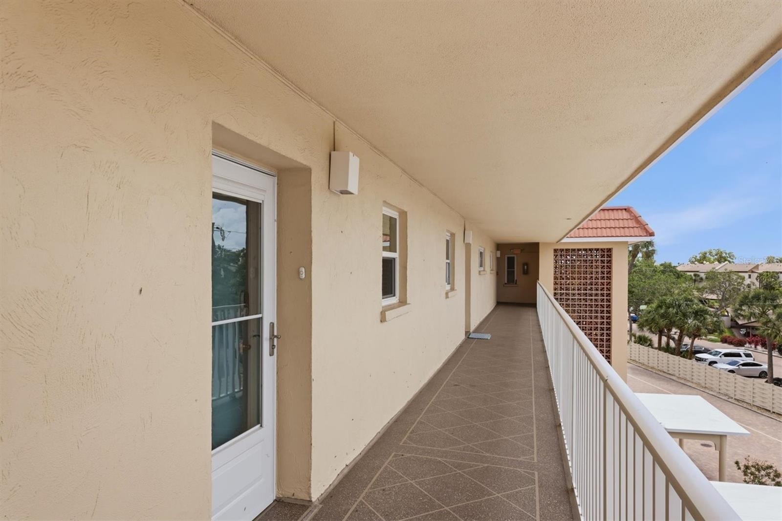 1215 S PORTOFINO DR #406