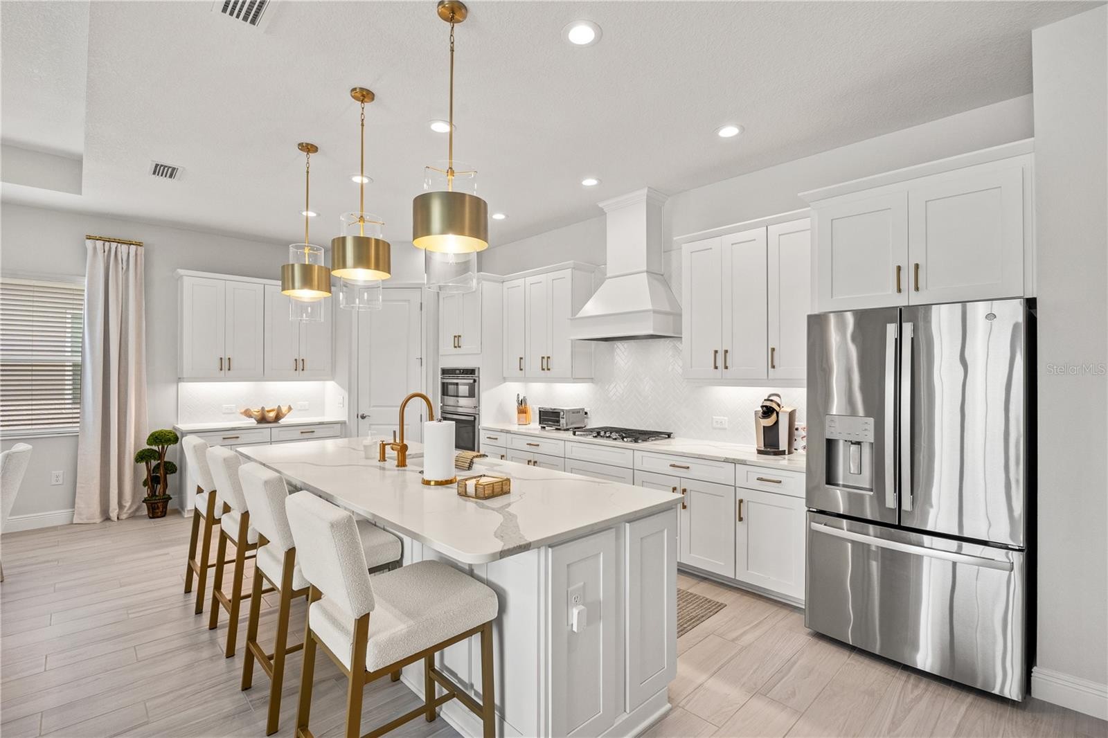 10125 CRYSTAL ISLES CIR