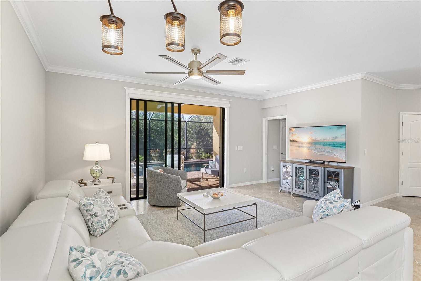 12880 CINQUETERRE DR