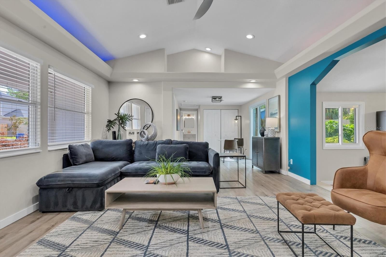4110 IOLA DR