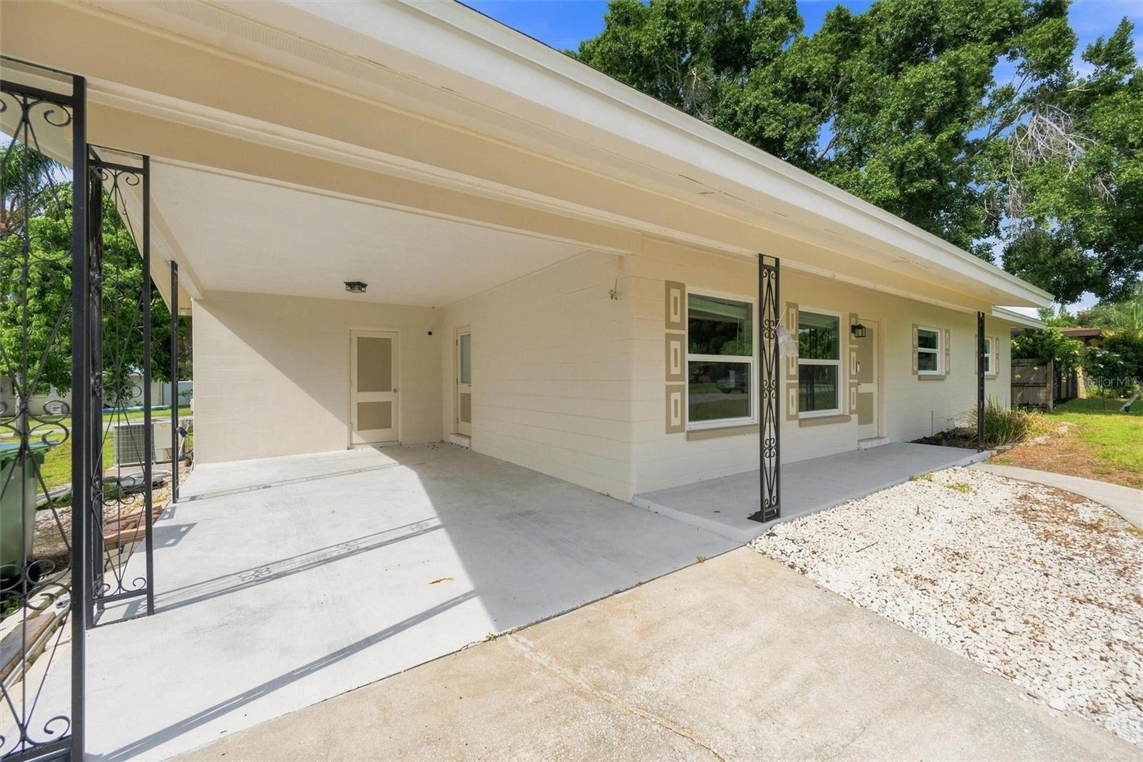 1906 15TH AVENUE DR W