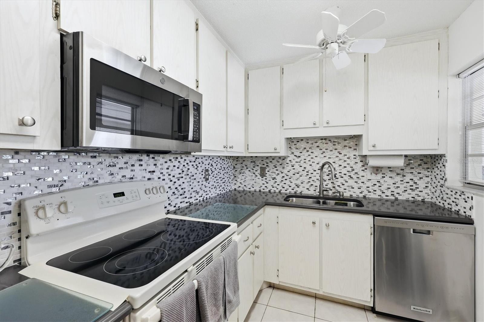 390 301 BLVD W #27B
