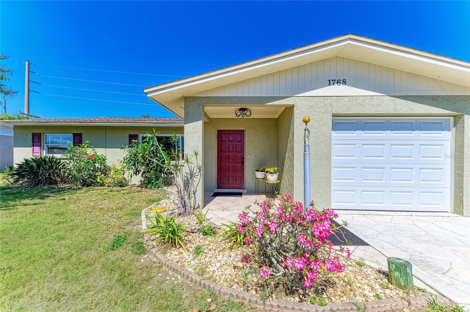 1768 BANYAN DR