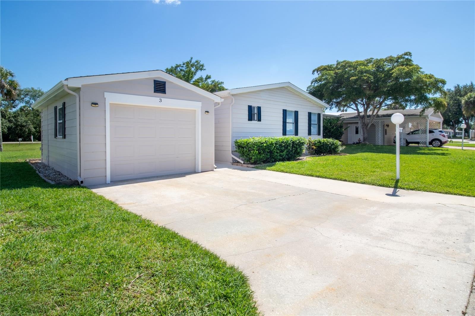 3 MEADOW CIR