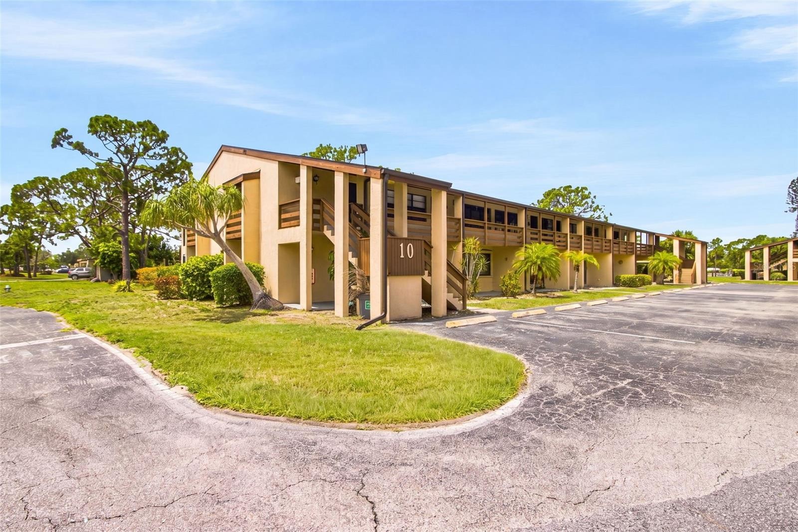 10 QUAILS RUN BLVD #8