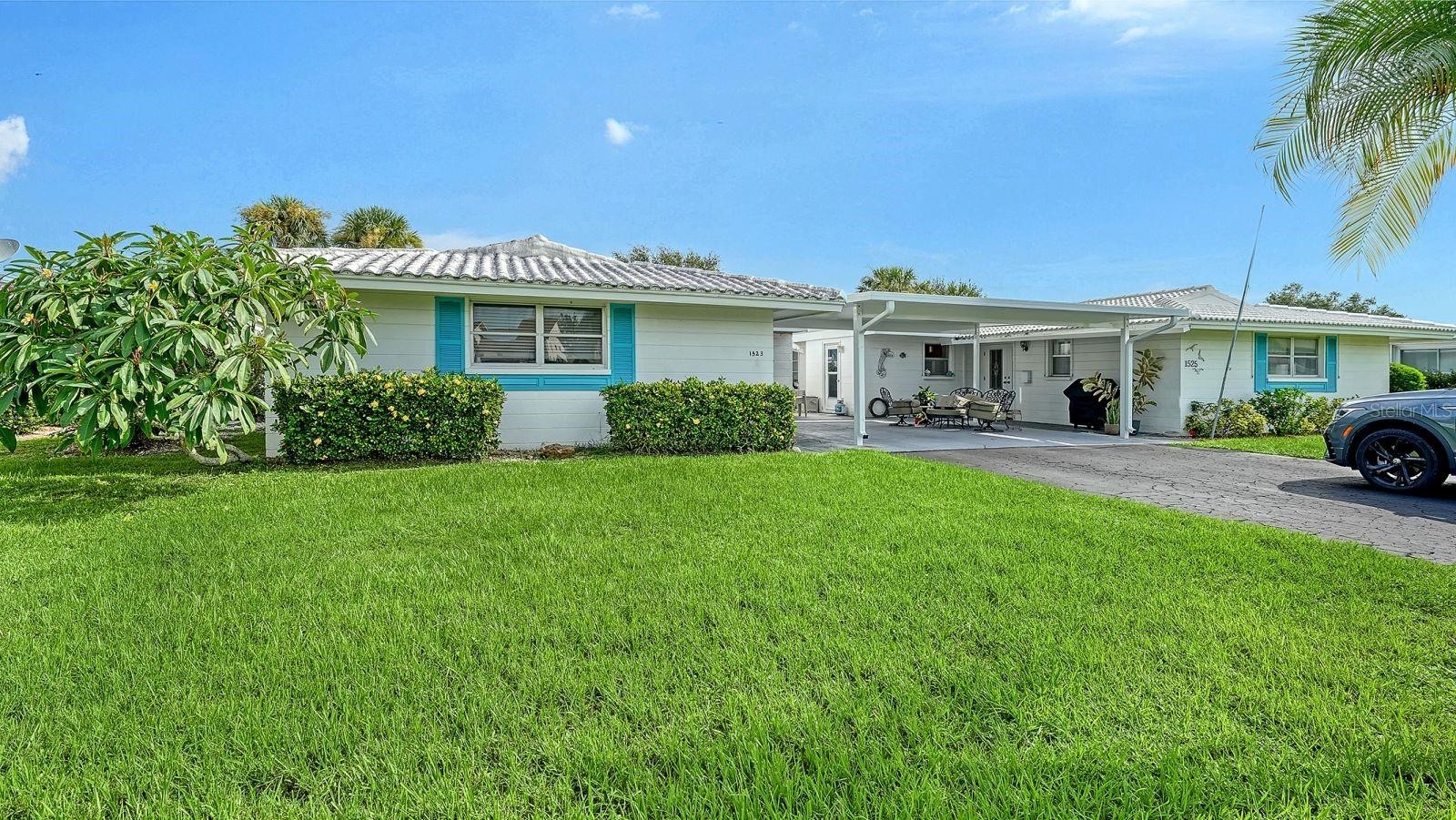1523 LAKESIDE DR #15