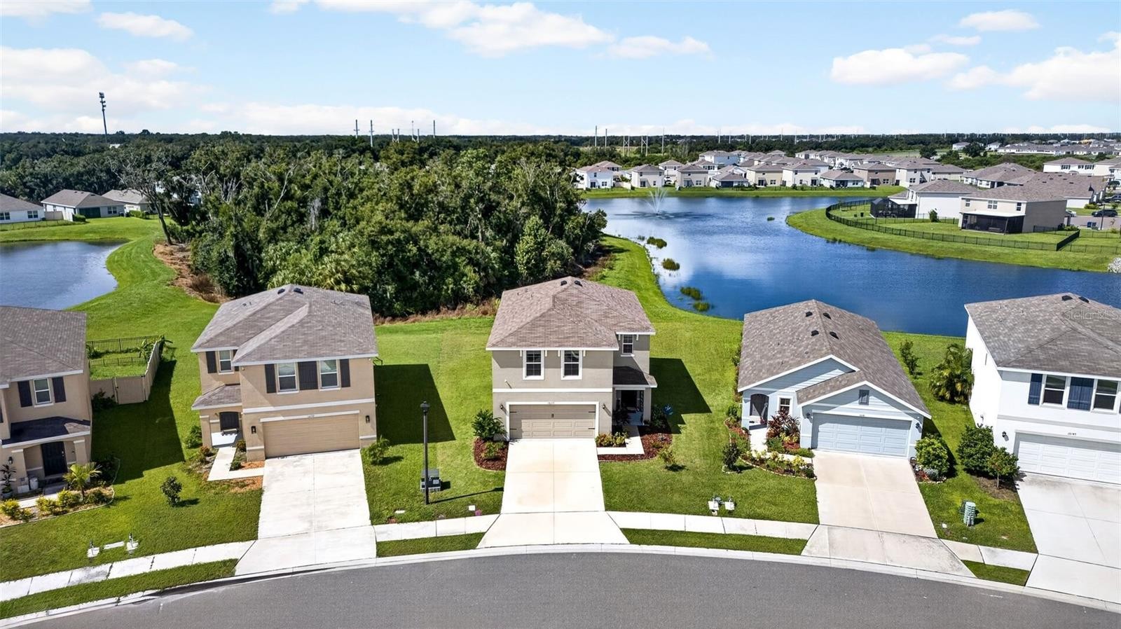 10137 CHARLOTTE DR