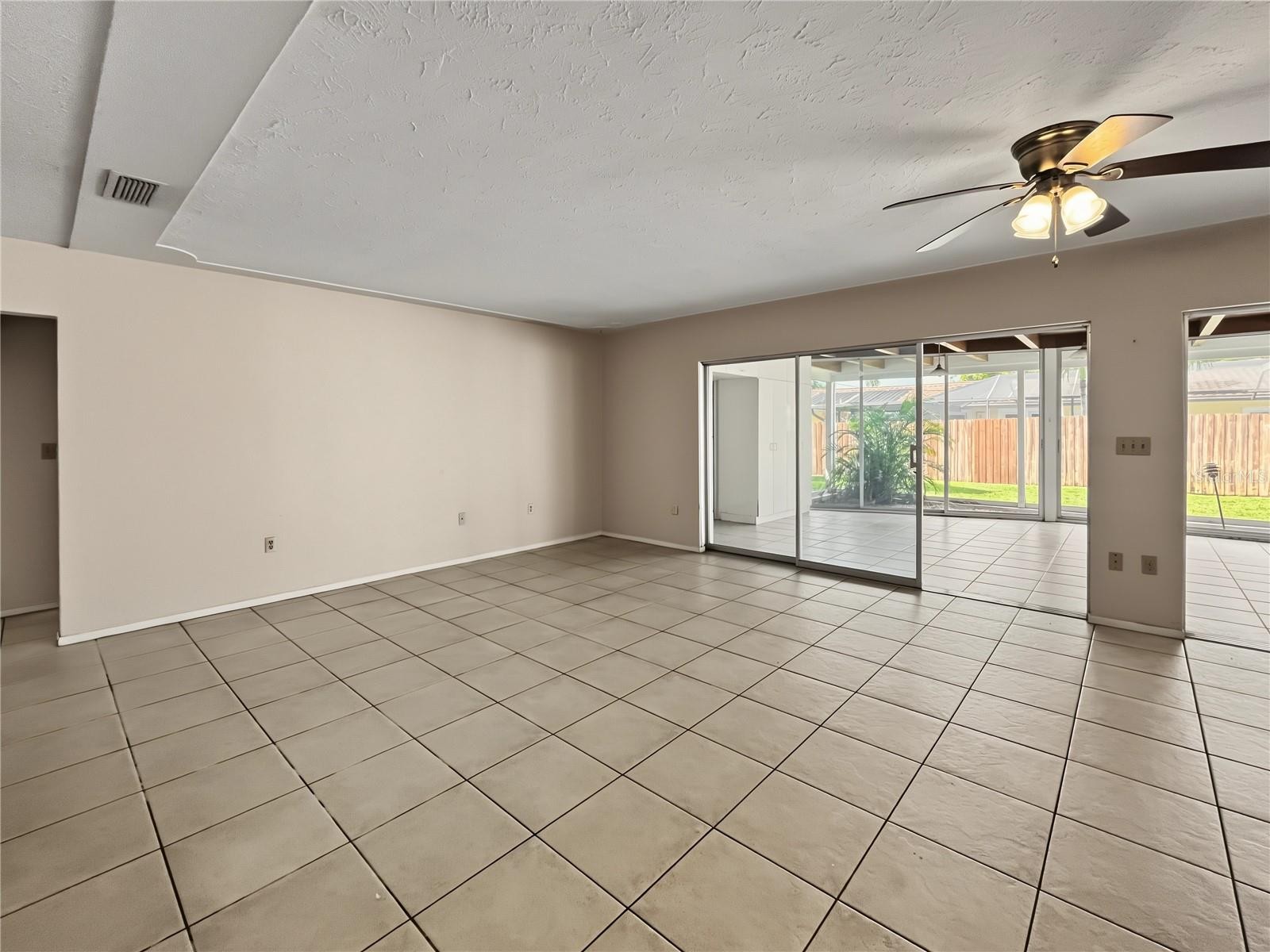 3041 TYRONE LN