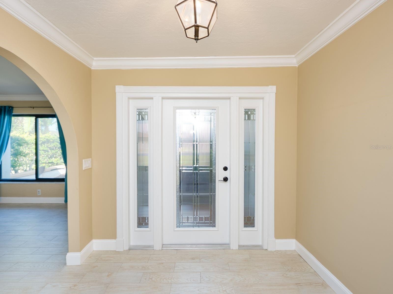 404 EDEN DR