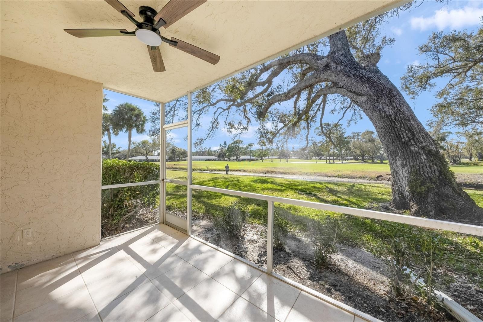 7860 PALM AIRE LN #105