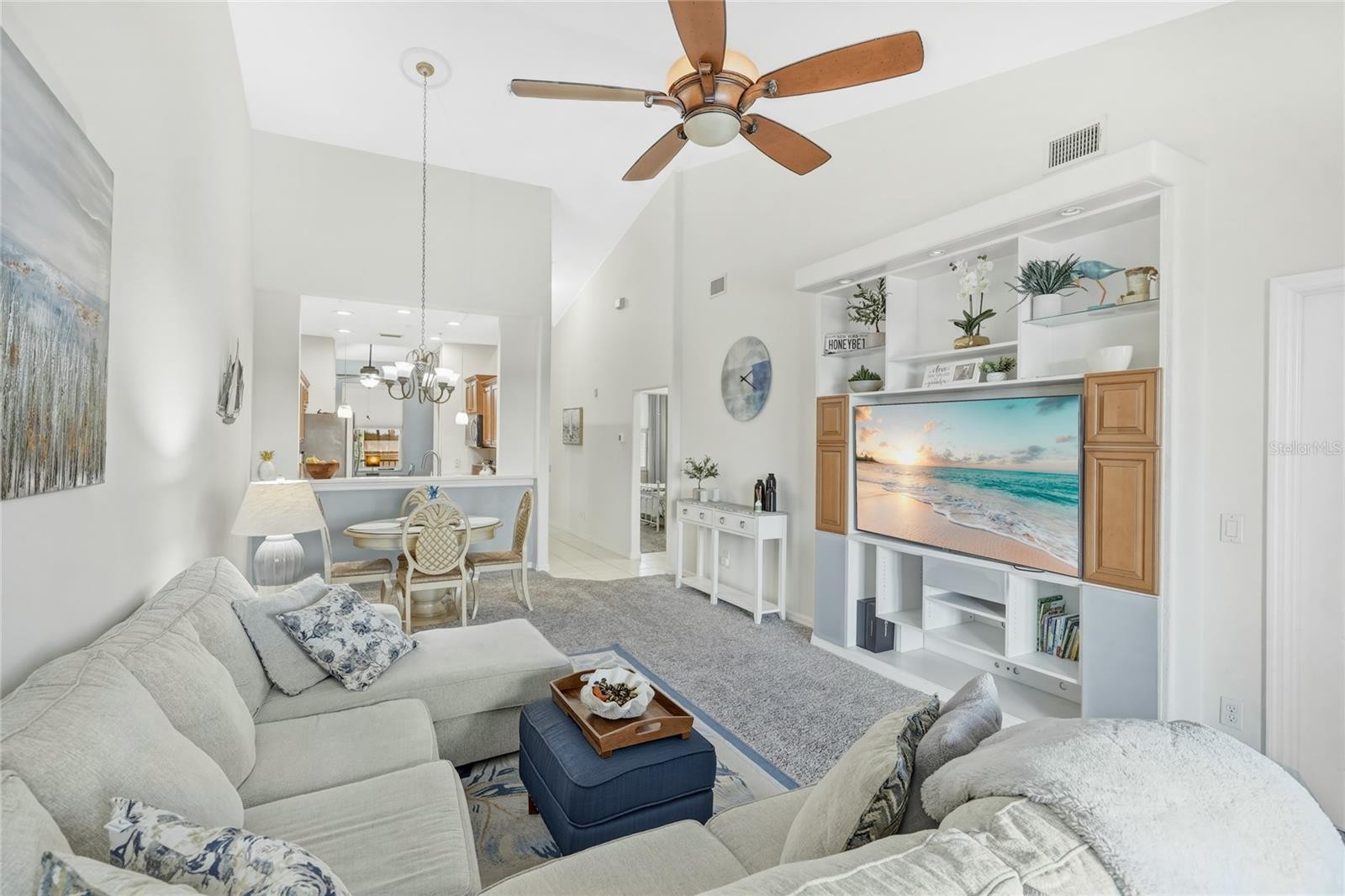 811 FAIRWAYCOVE LN #204