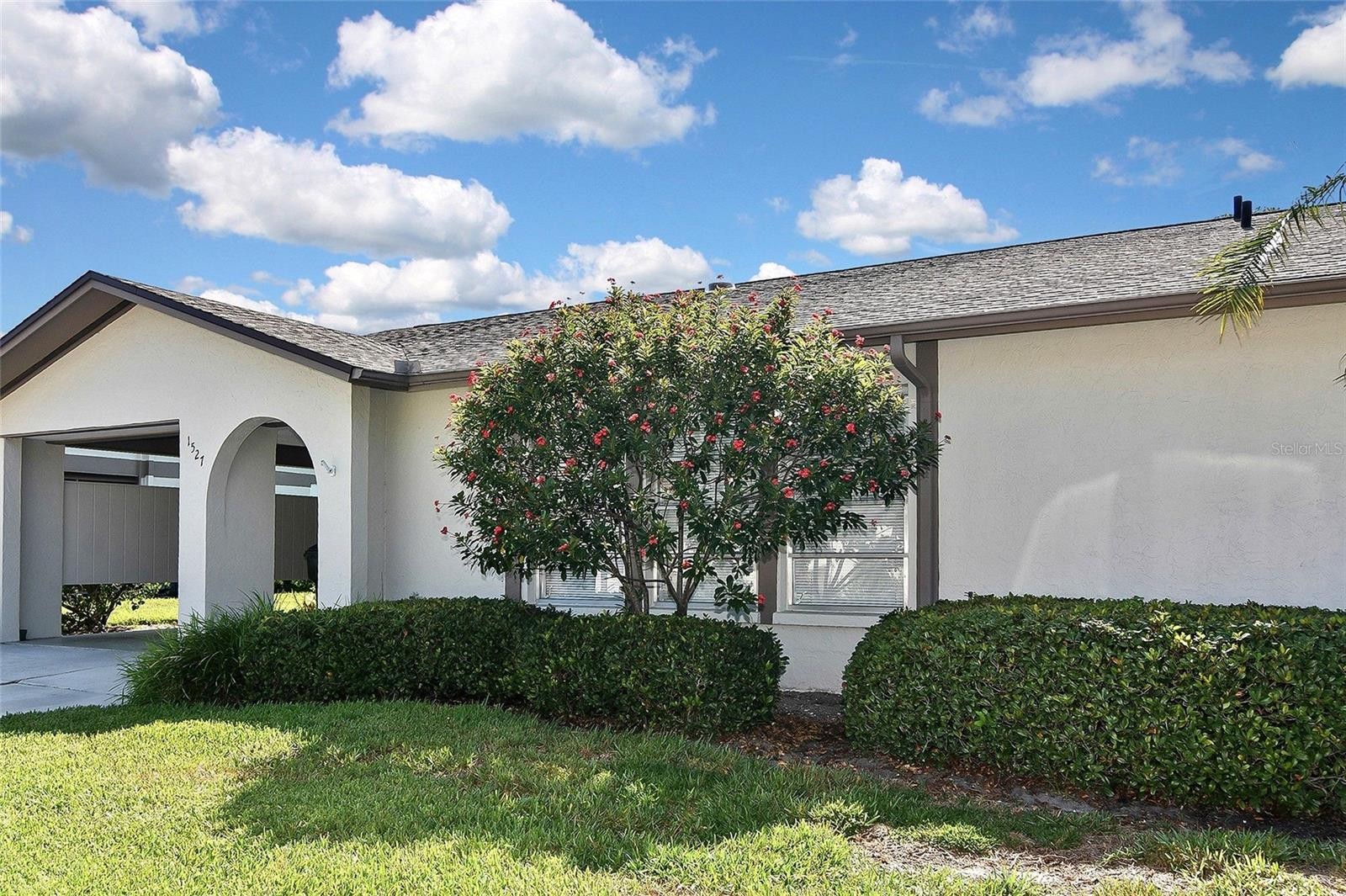 1527 STEWART DR #115