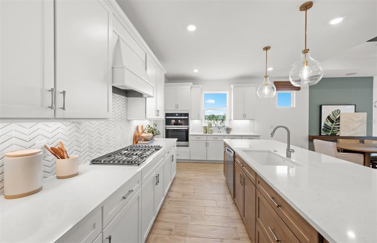 1832 SILVER SHORES BLVD