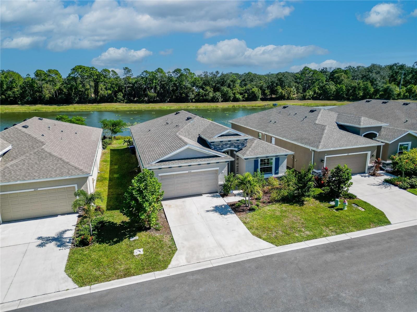 2247 MIDNIGHT PEARL DR