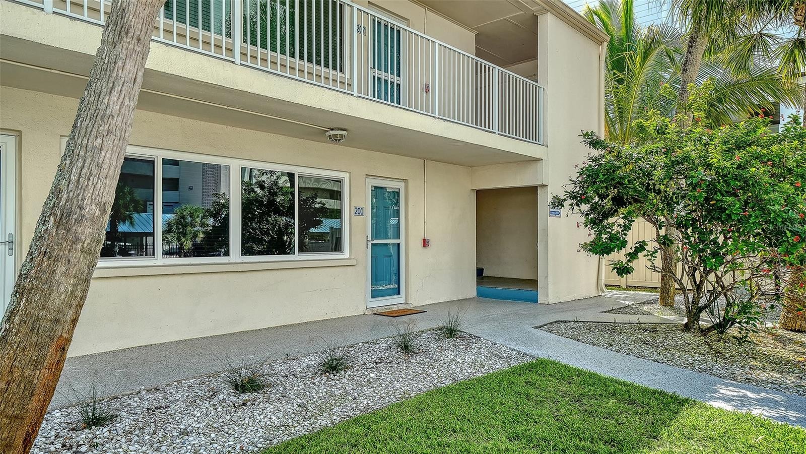 5950 MIDNIGHT PASS RD #201