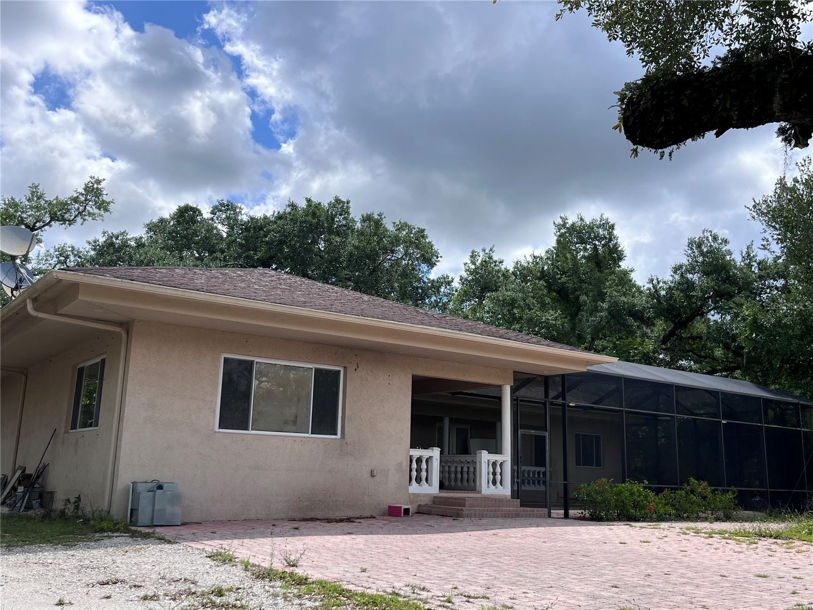 970 BRENTWOOD DR