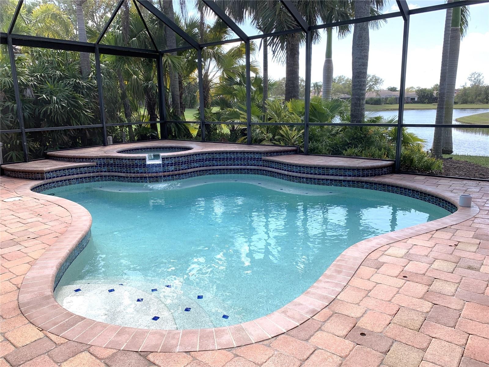 6828 HONEYSUCKLE TRL