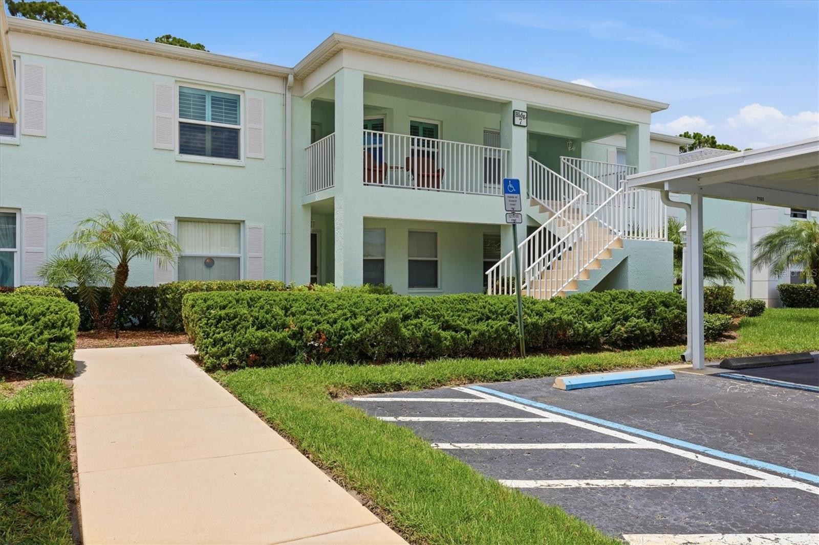 5725 GREENWOOD AVE #7203