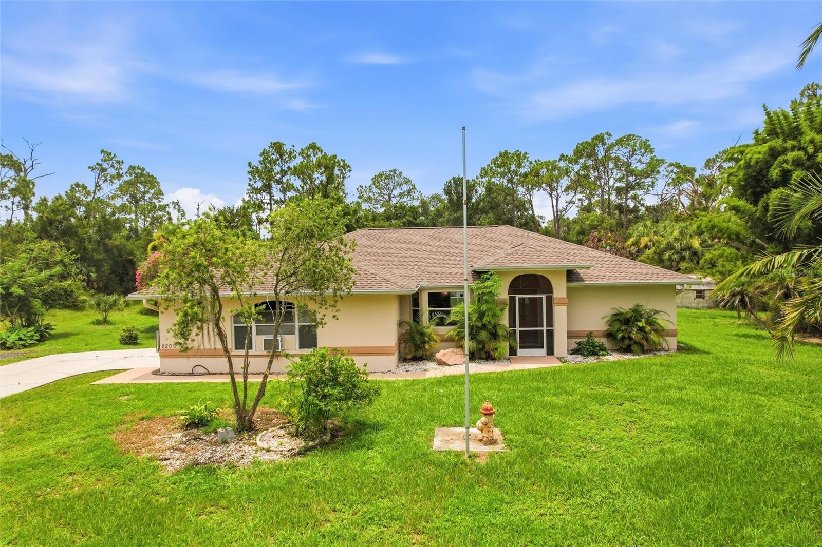 2209 TROPICAIRE BLVD
