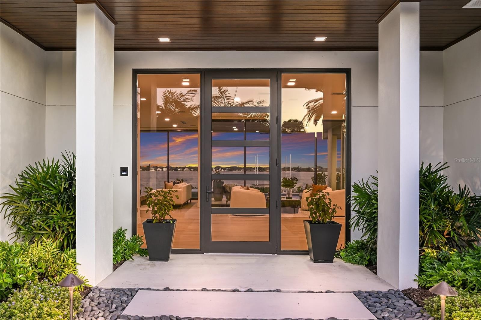 635 MOURNING DOVE DR