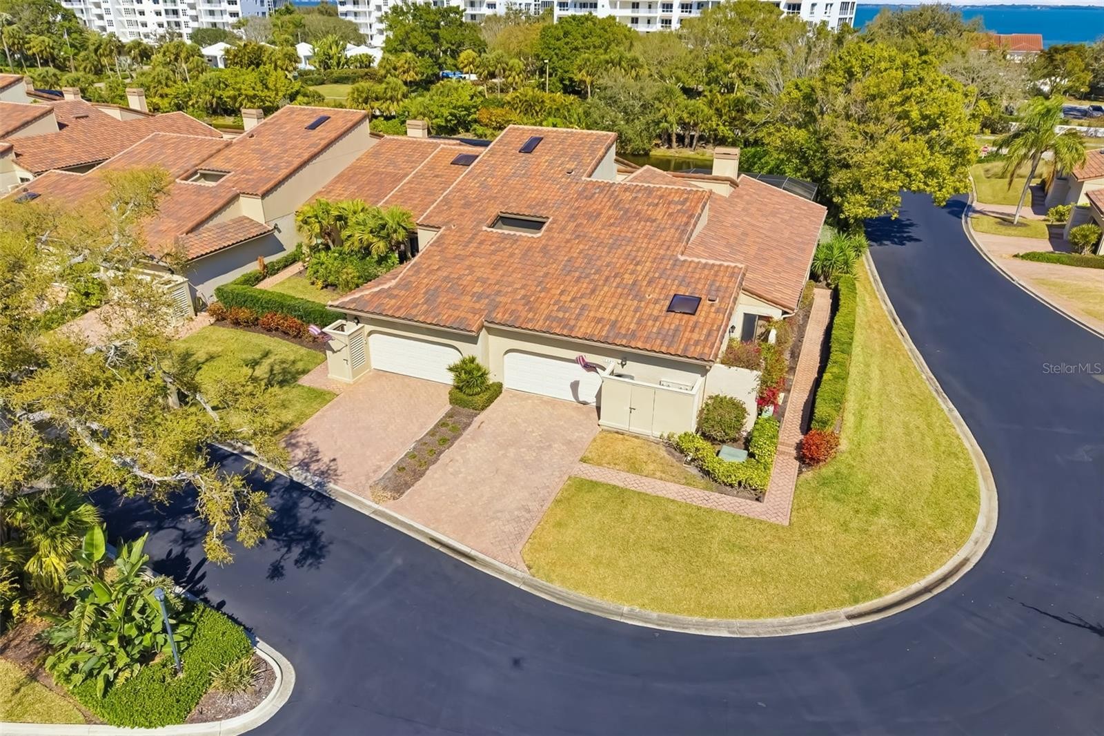 2326 HARBOUR OAKS DR