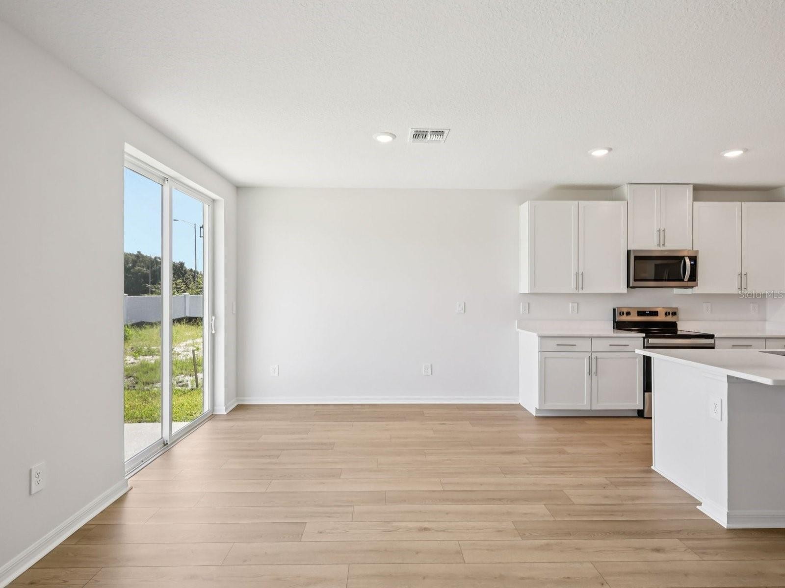 10425 ABUNDANCE GROVE WAY