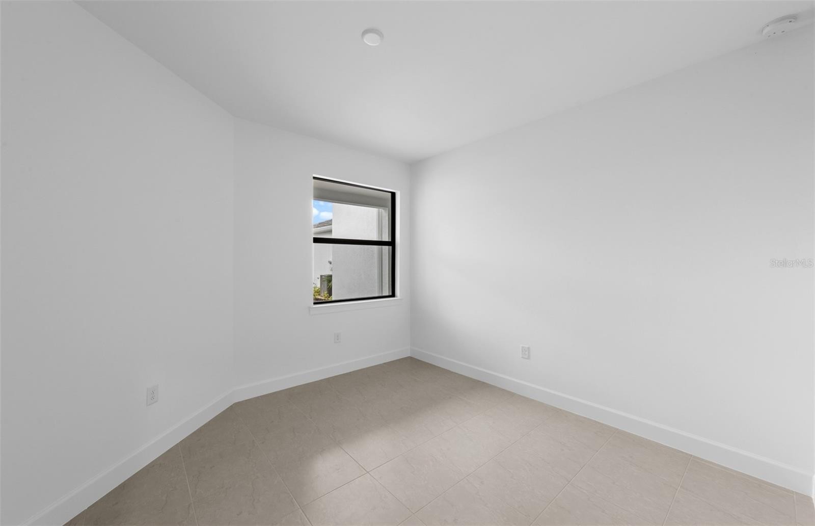 18825 INDIAN ROCK PL