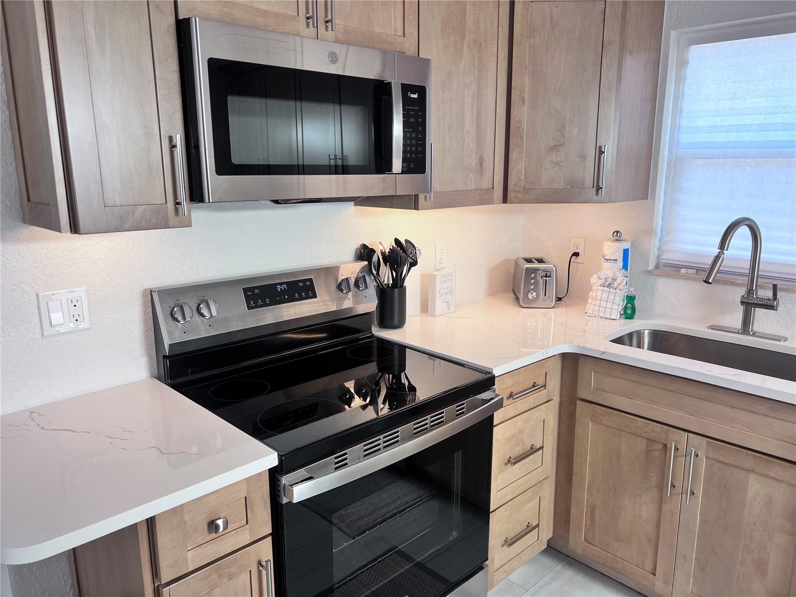 6154 MIDNIGHT PASS RD #B06