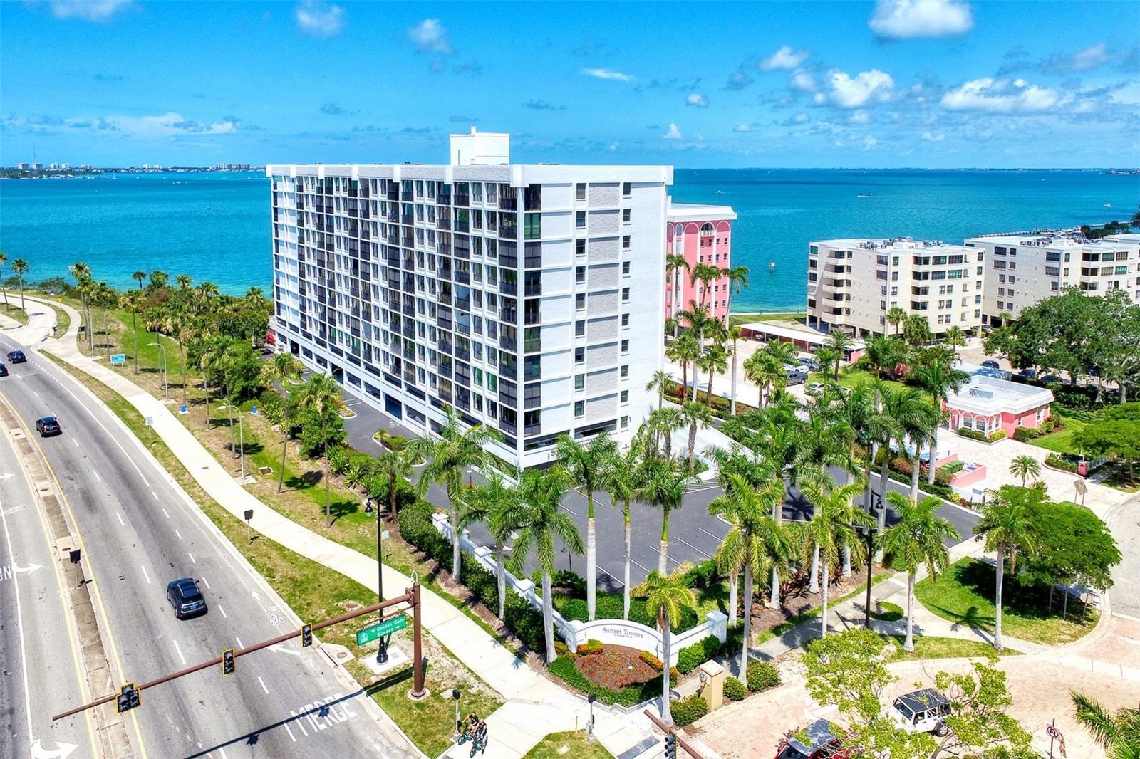 11 SUNSET DR #203