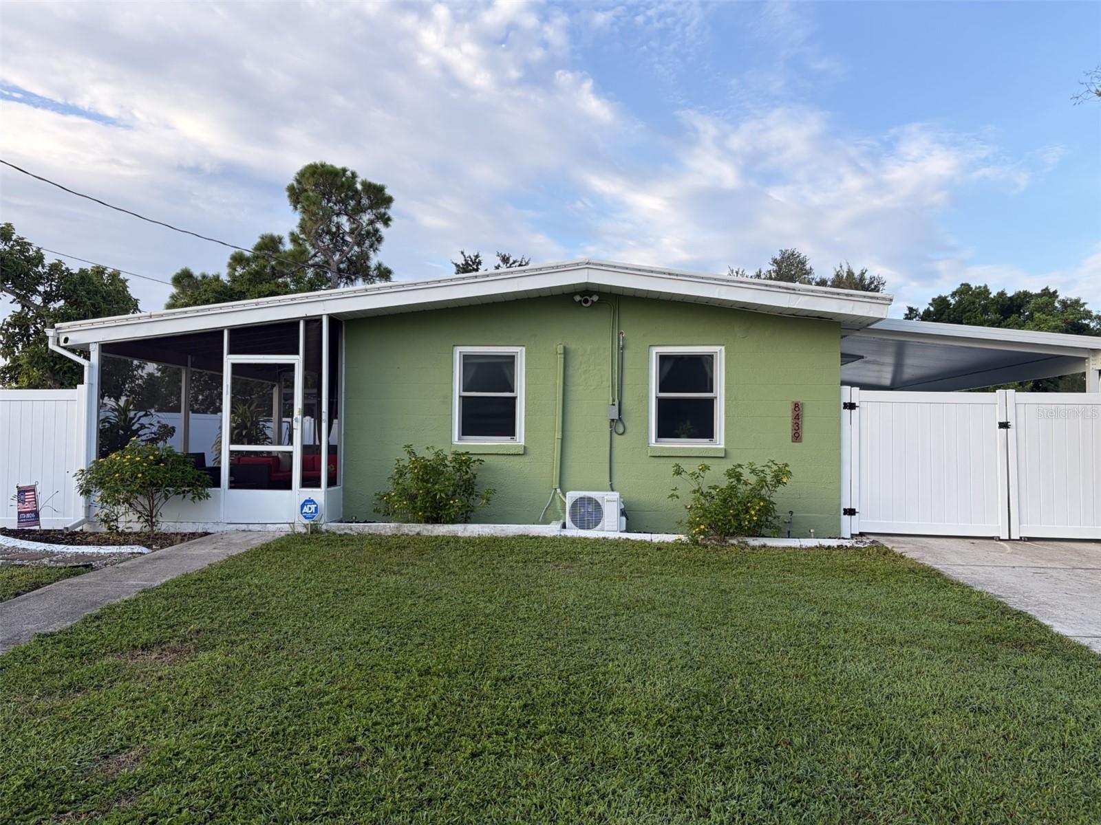 8439 DOROTHY AVE