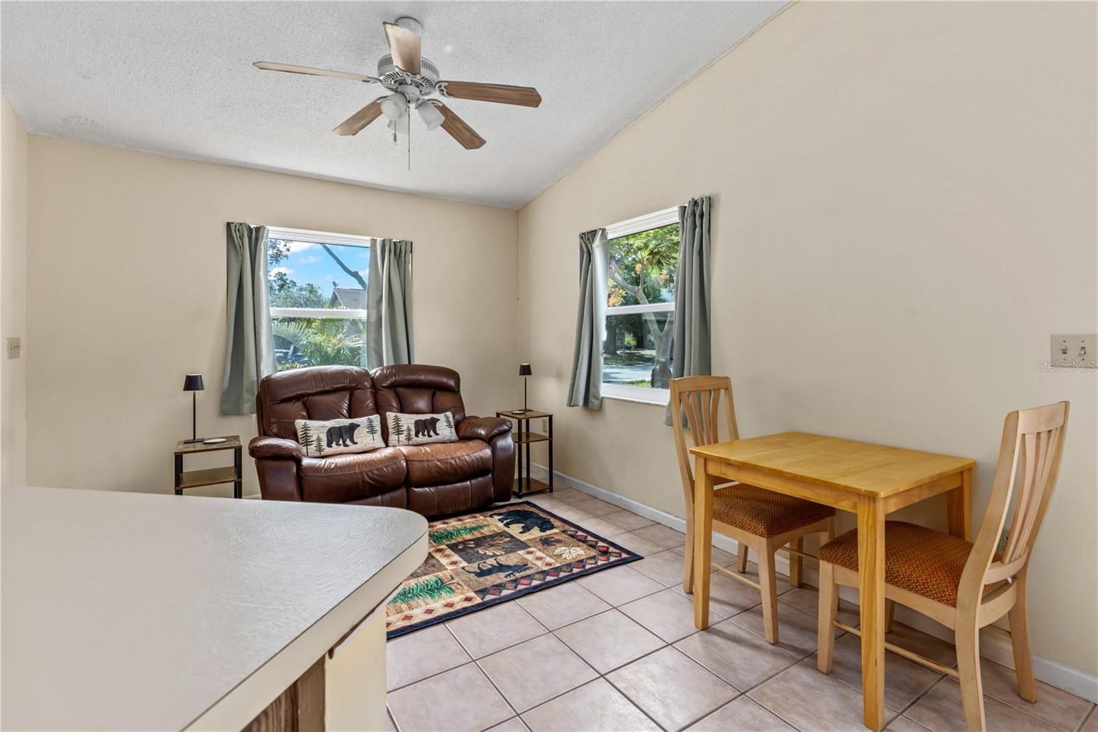 5723 DEER HOLLOW TRL
