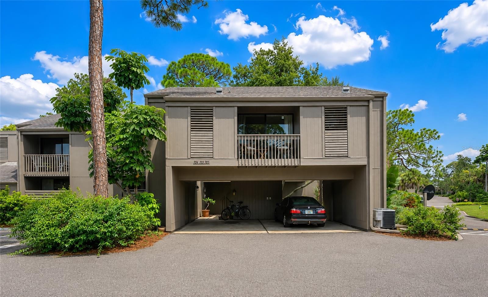 701 PINE RUN DR #701
