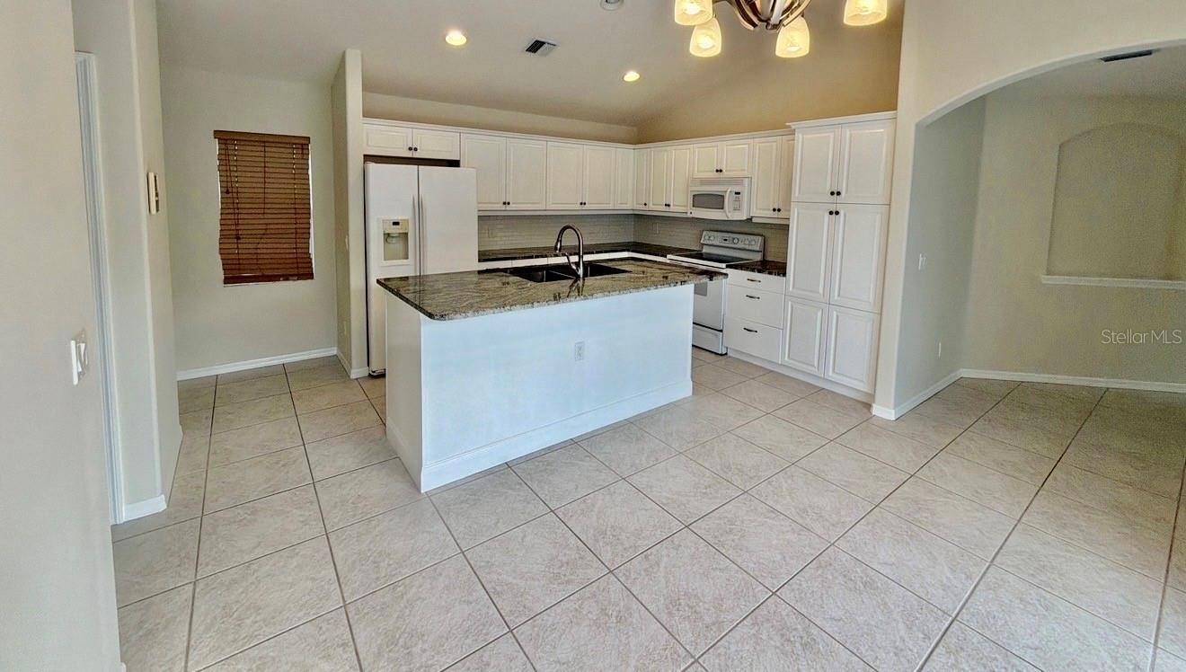 229 VENICE PALMS BLVD