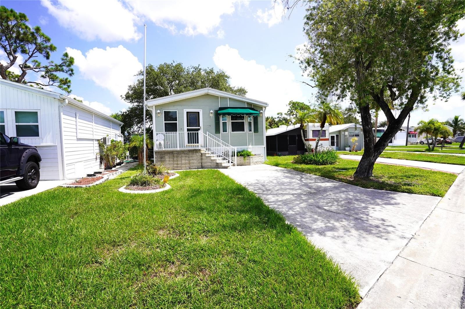 125 BROOKSHIRE DR