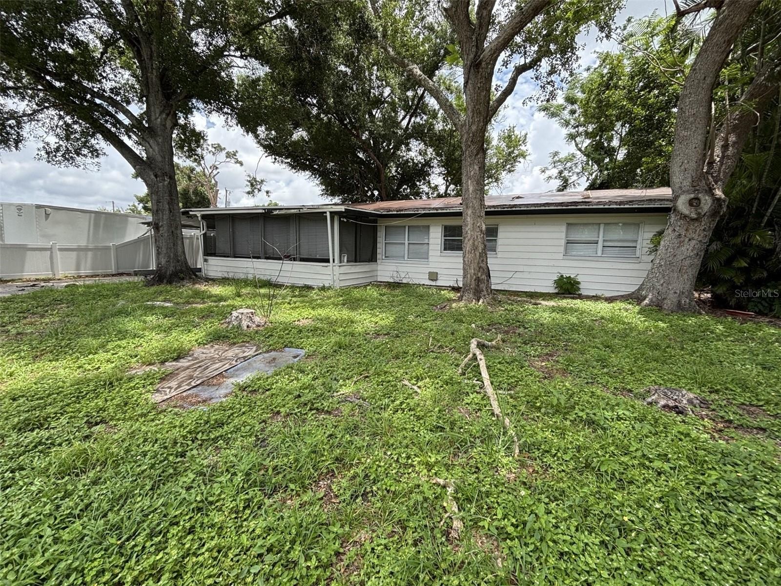 2118 DODGE AVE