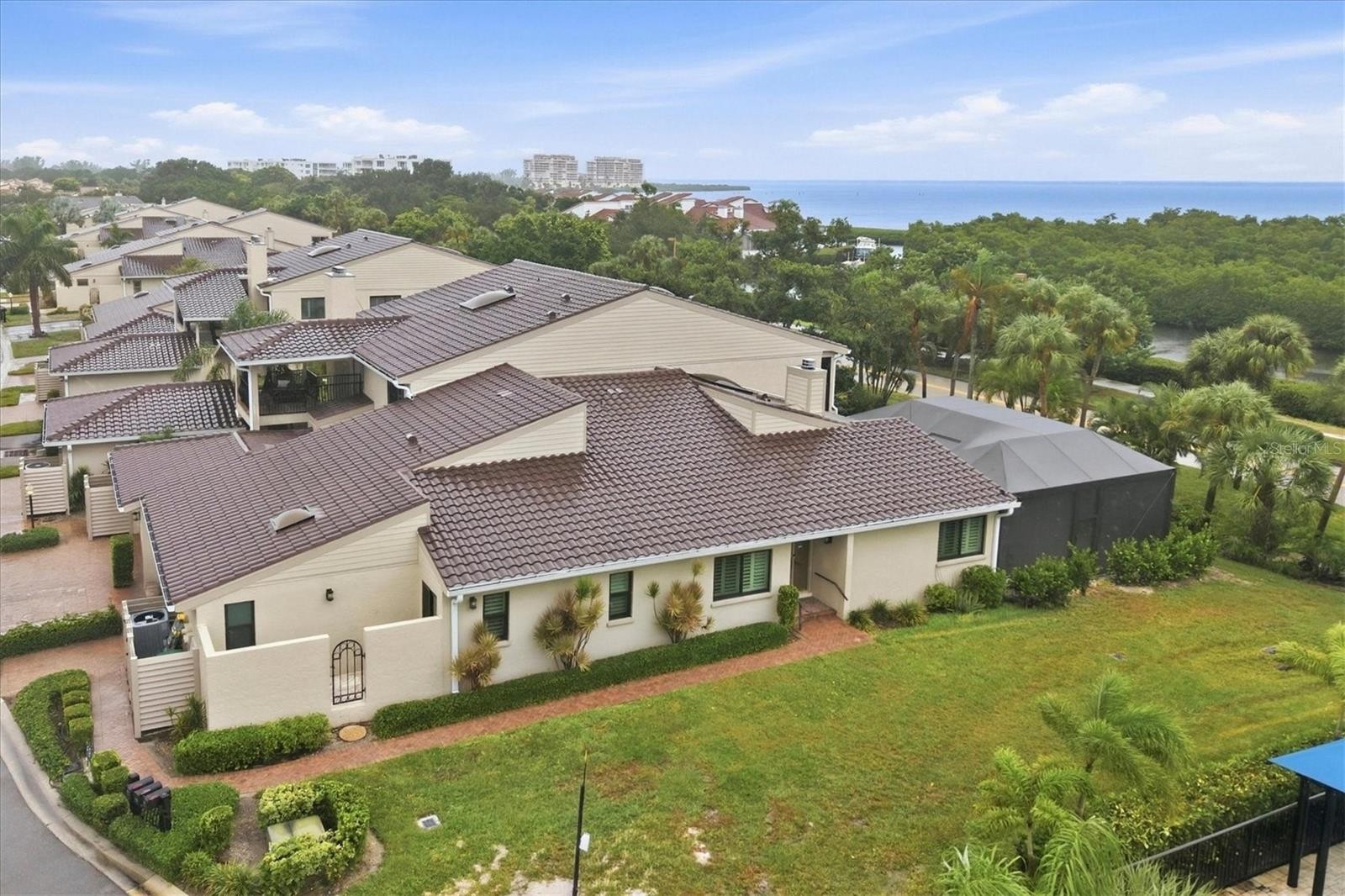 2141 HARBOURSIDE DR #1203