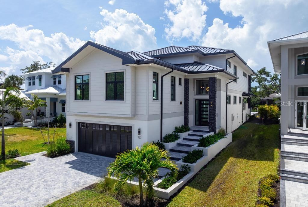 527 VENICE LN