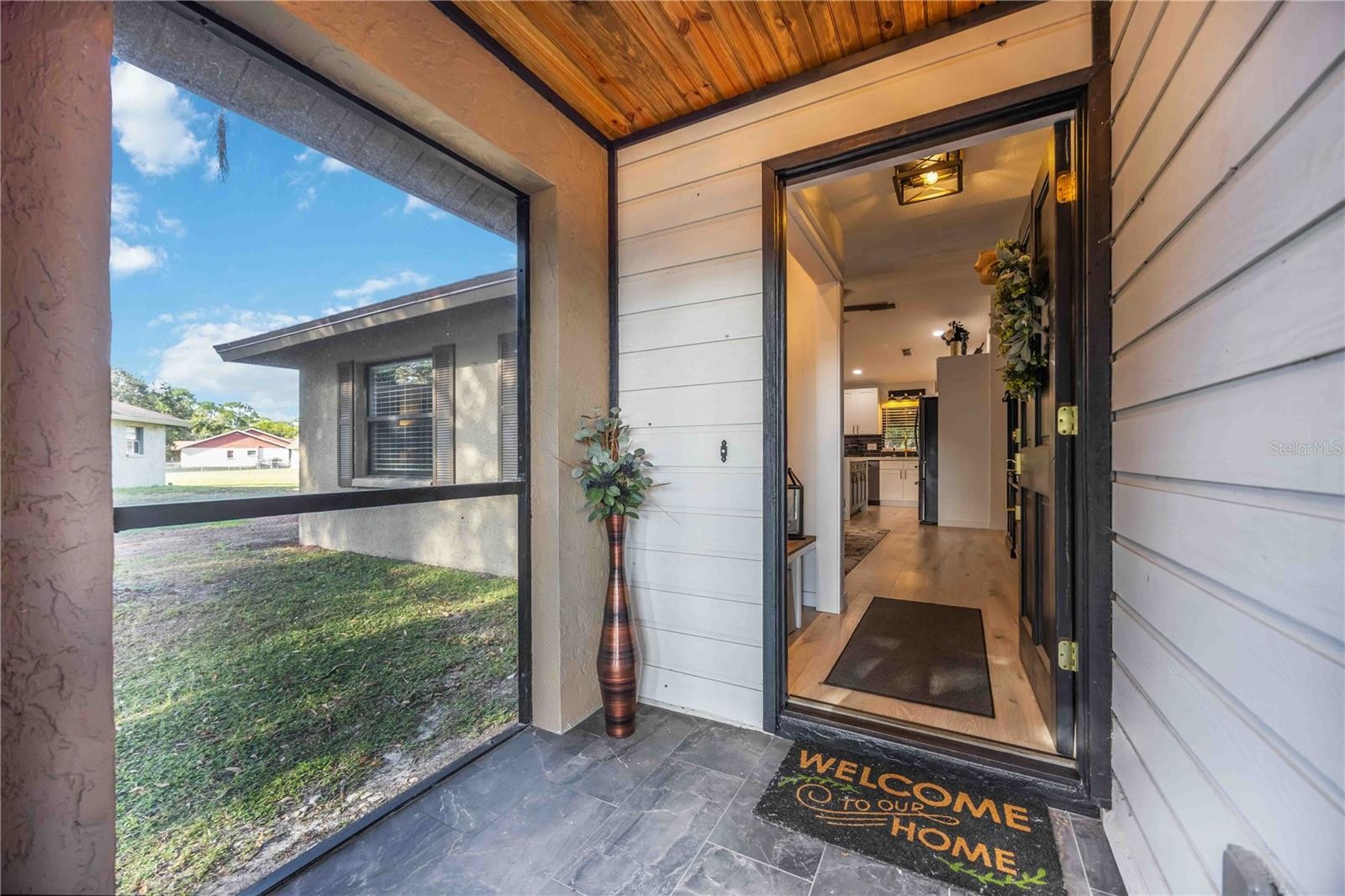 5707 DEER HOLLOW LN W