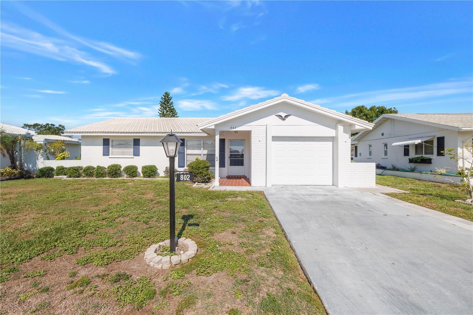 802 BUTTONWOOD DR