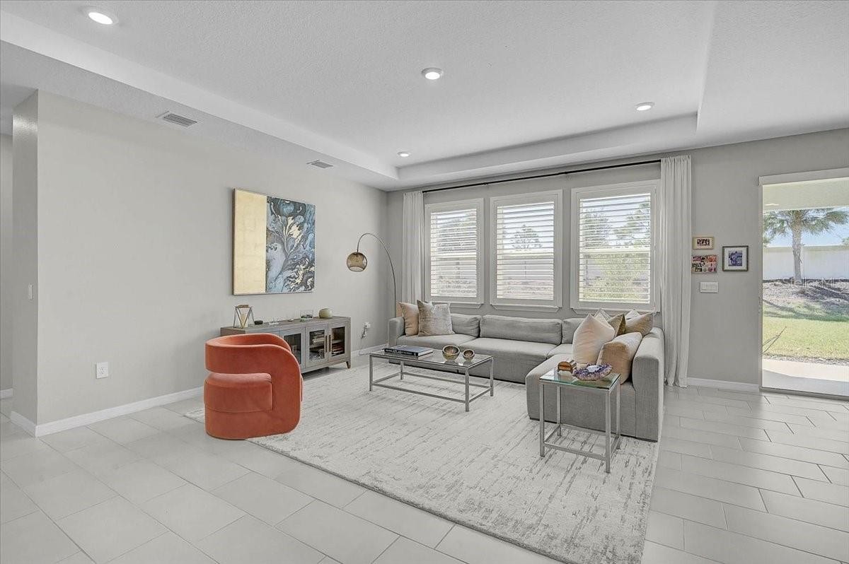 5715 WOODLAND SAGE DR