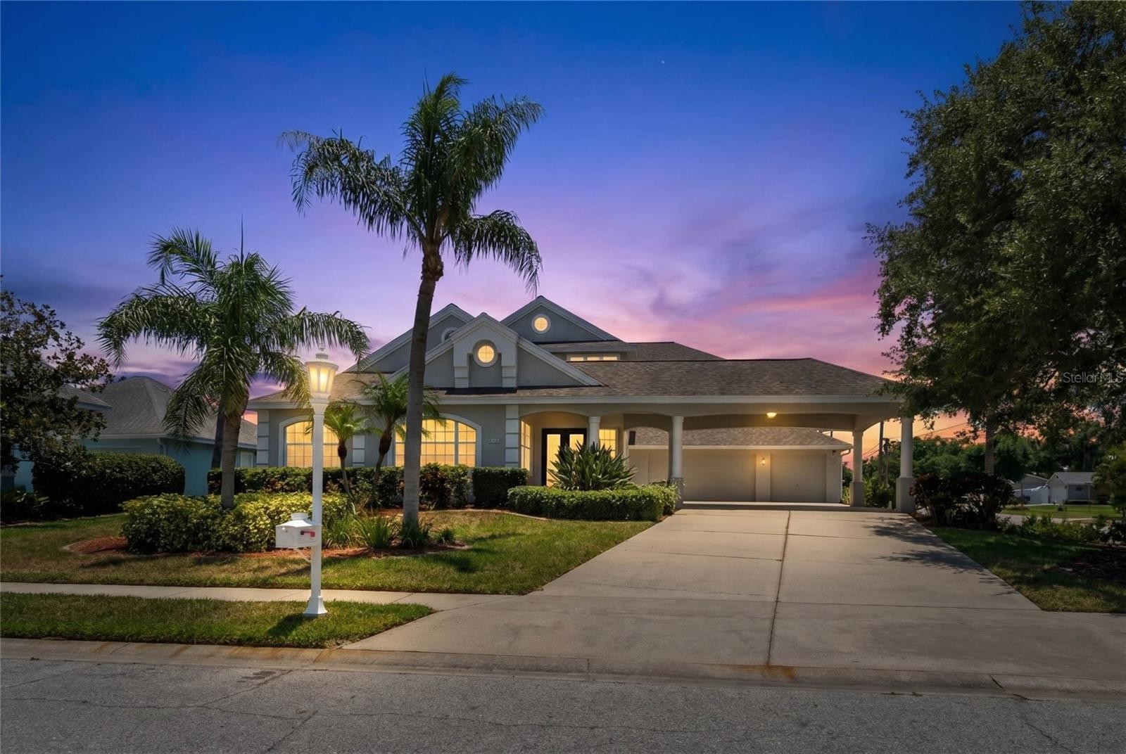 4306 BARRACUDA DR