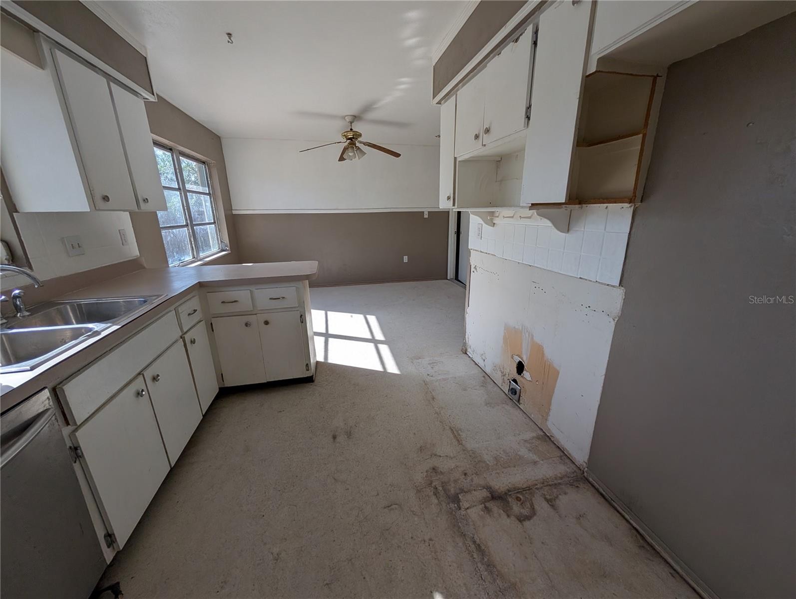 3646 LAKEWOOD DR