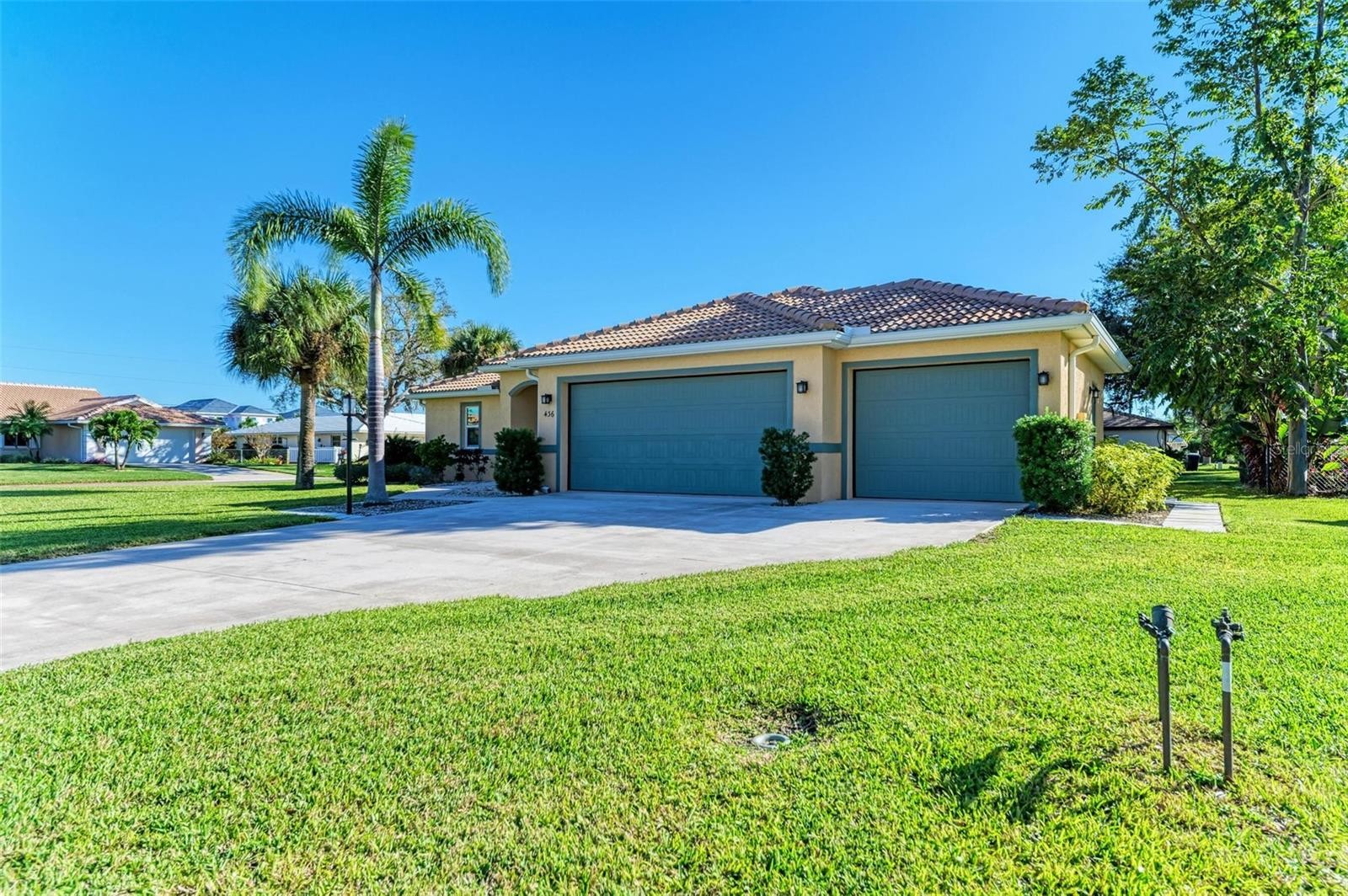 436 N ROSSETTI DR