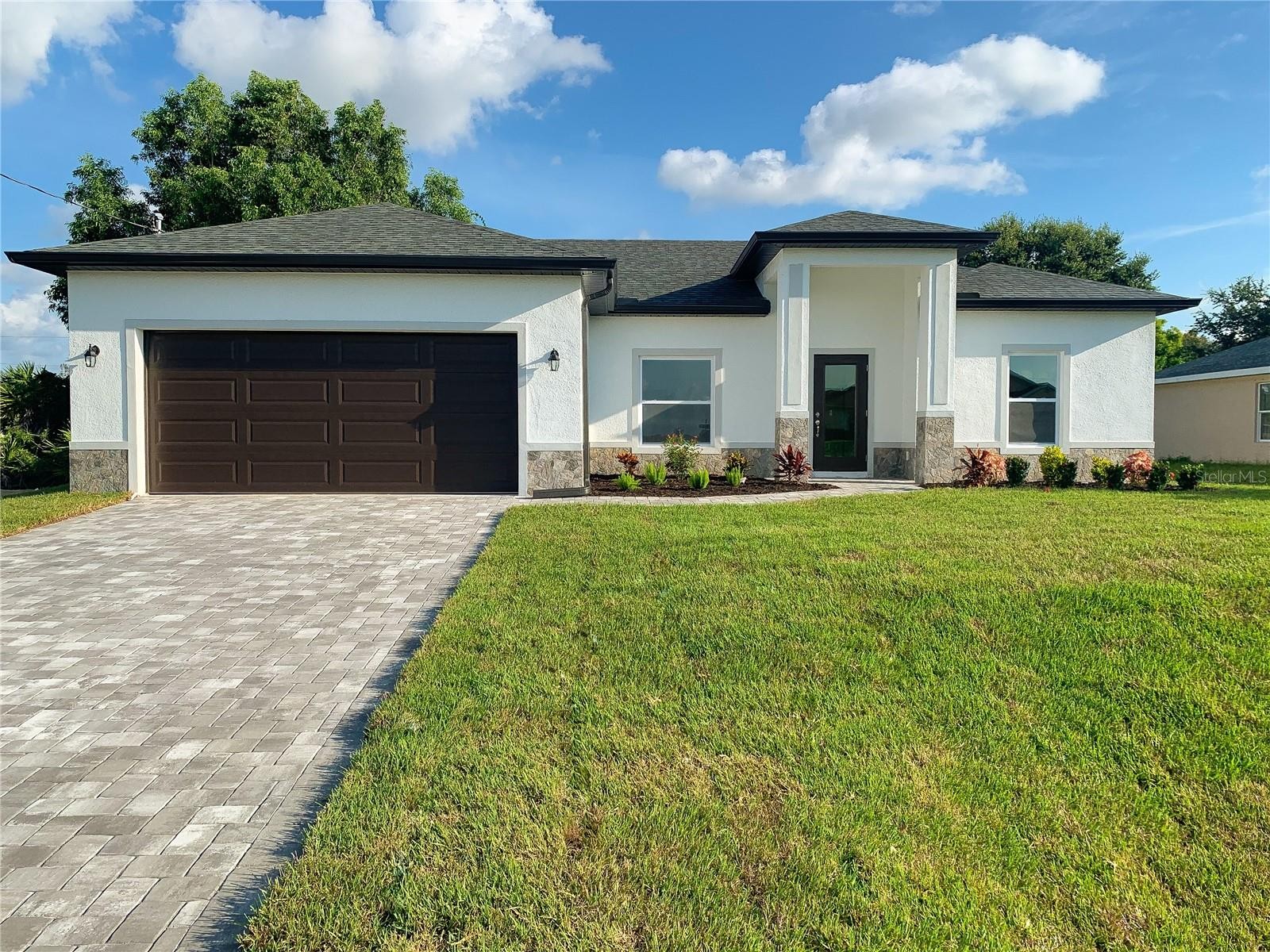 2722 NANETTE LN