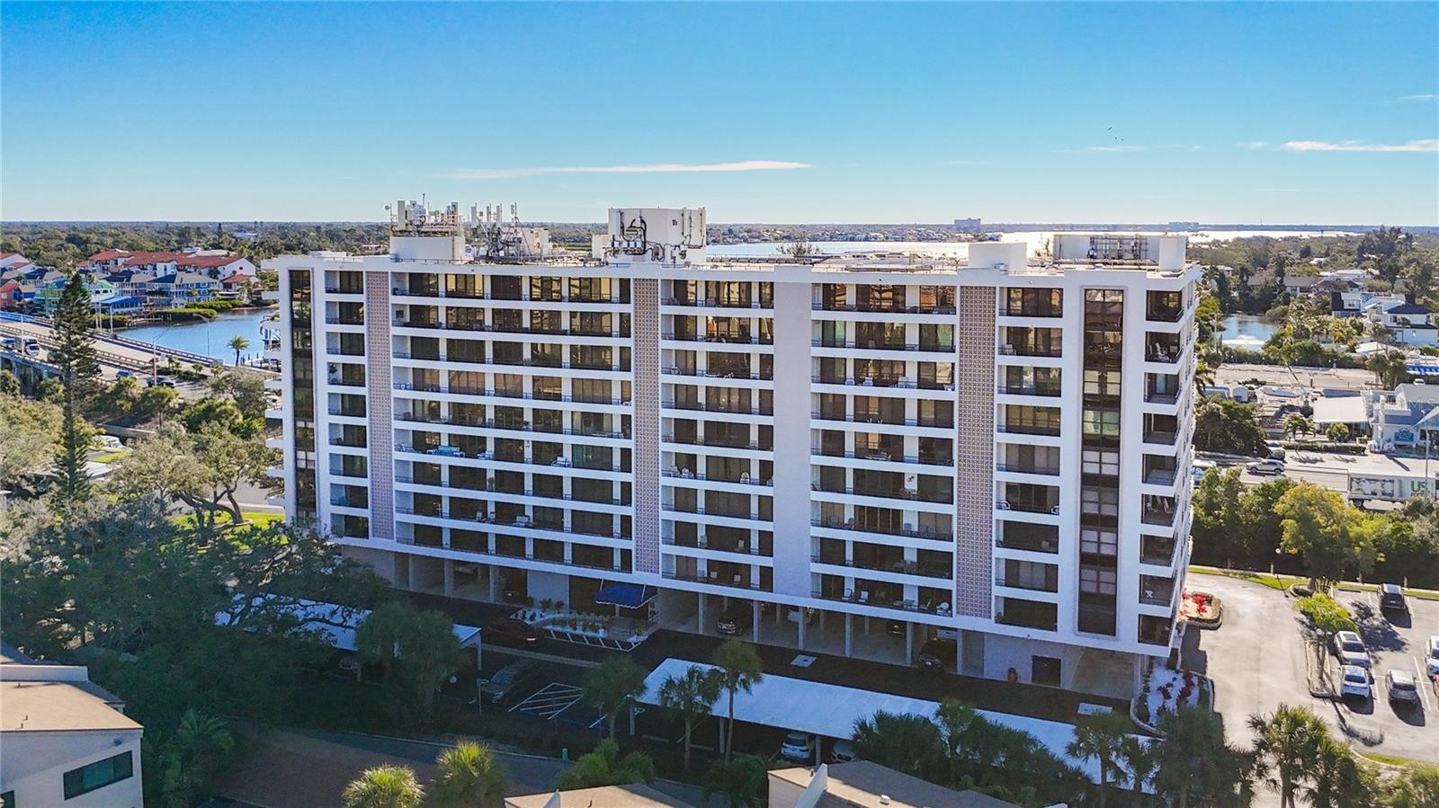 6415 MIDNIGHT PASS RD #702