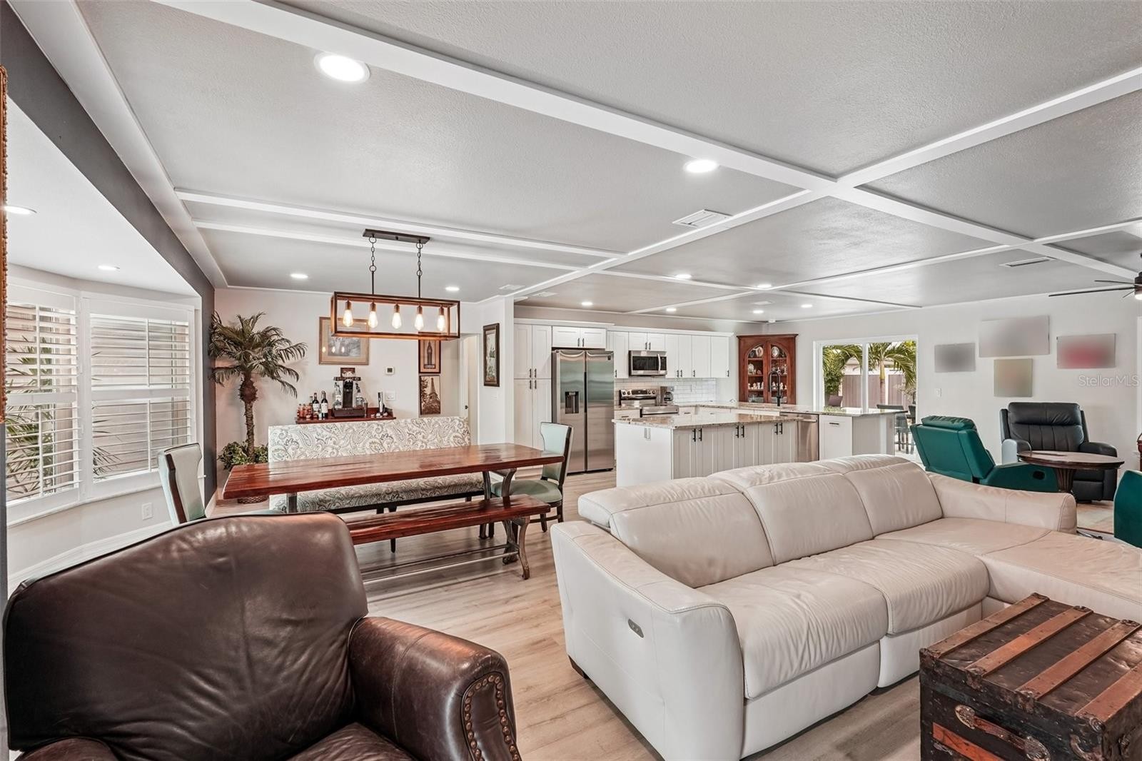 365 SHAMROCK BLVD