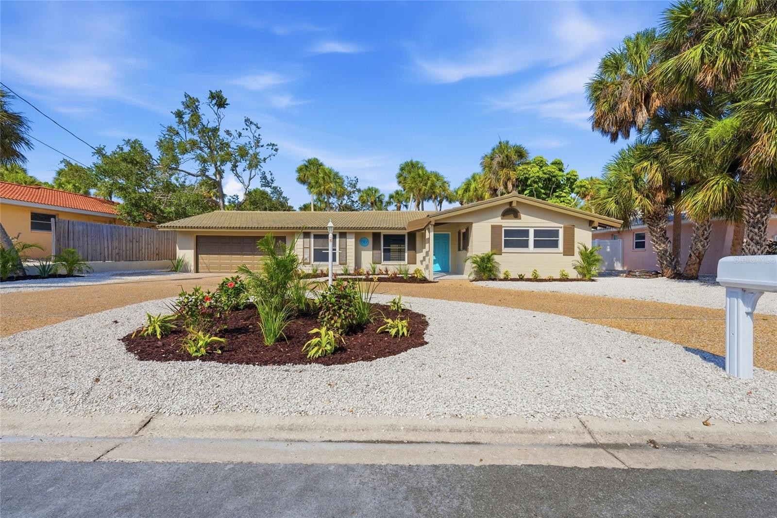 782 BIRDSONG LN