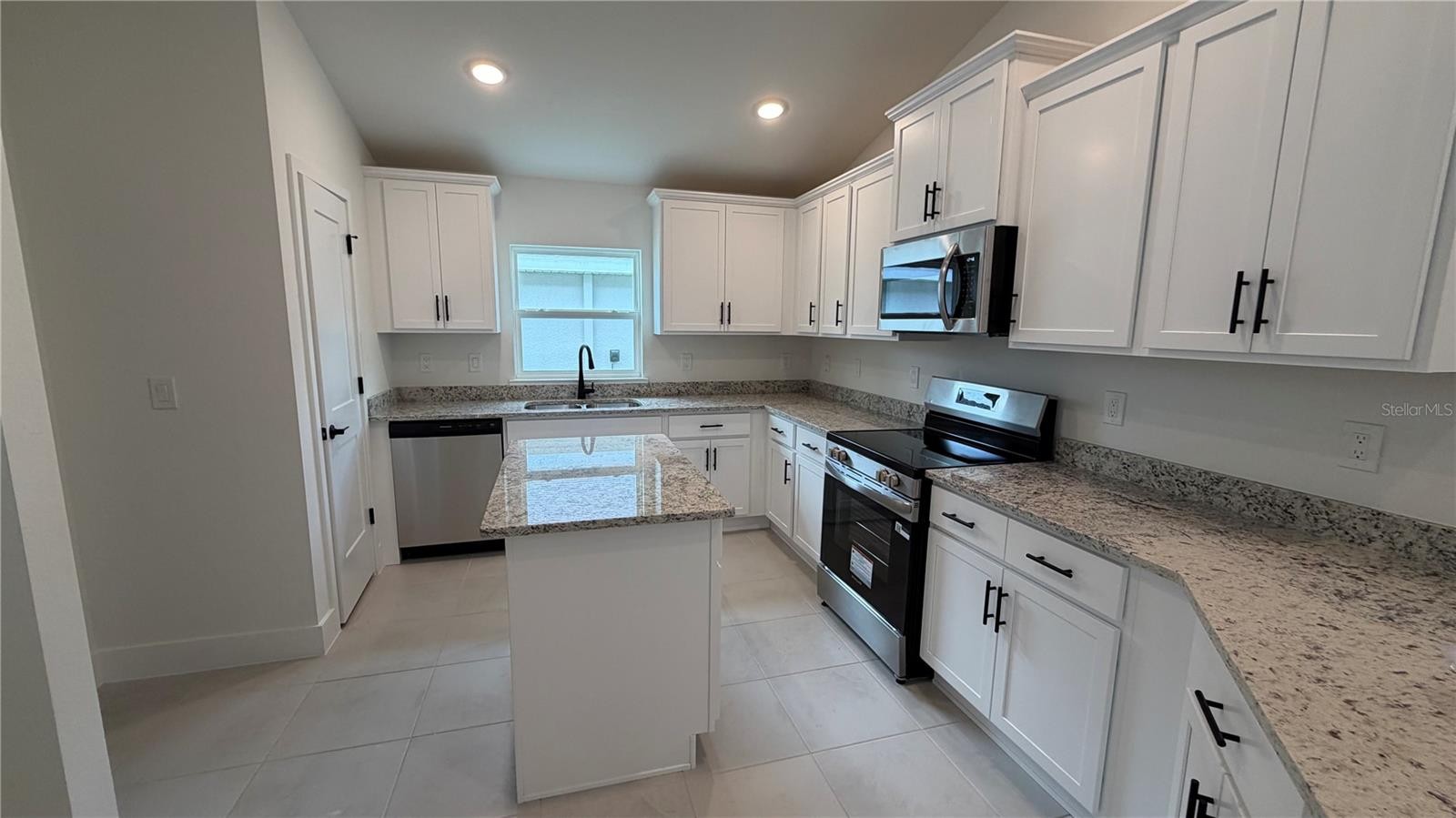 2683 AVERLAND LOOP