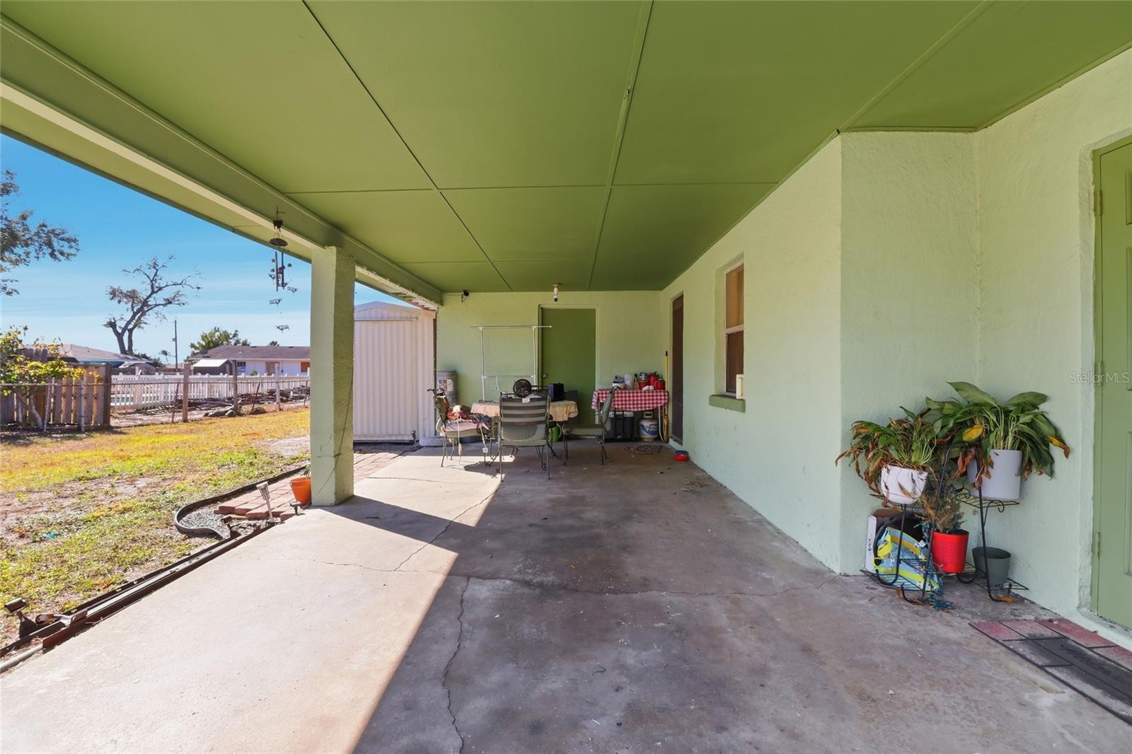 4906 9TH STREET CT E