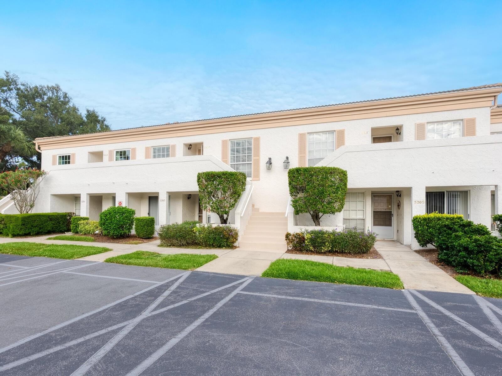 5207 WEDGEWOOD LN #16